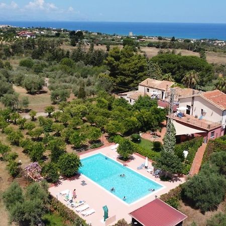 Il Casale Il Sole E La Margherita Campofelice Di Roccella Buitenkant foto